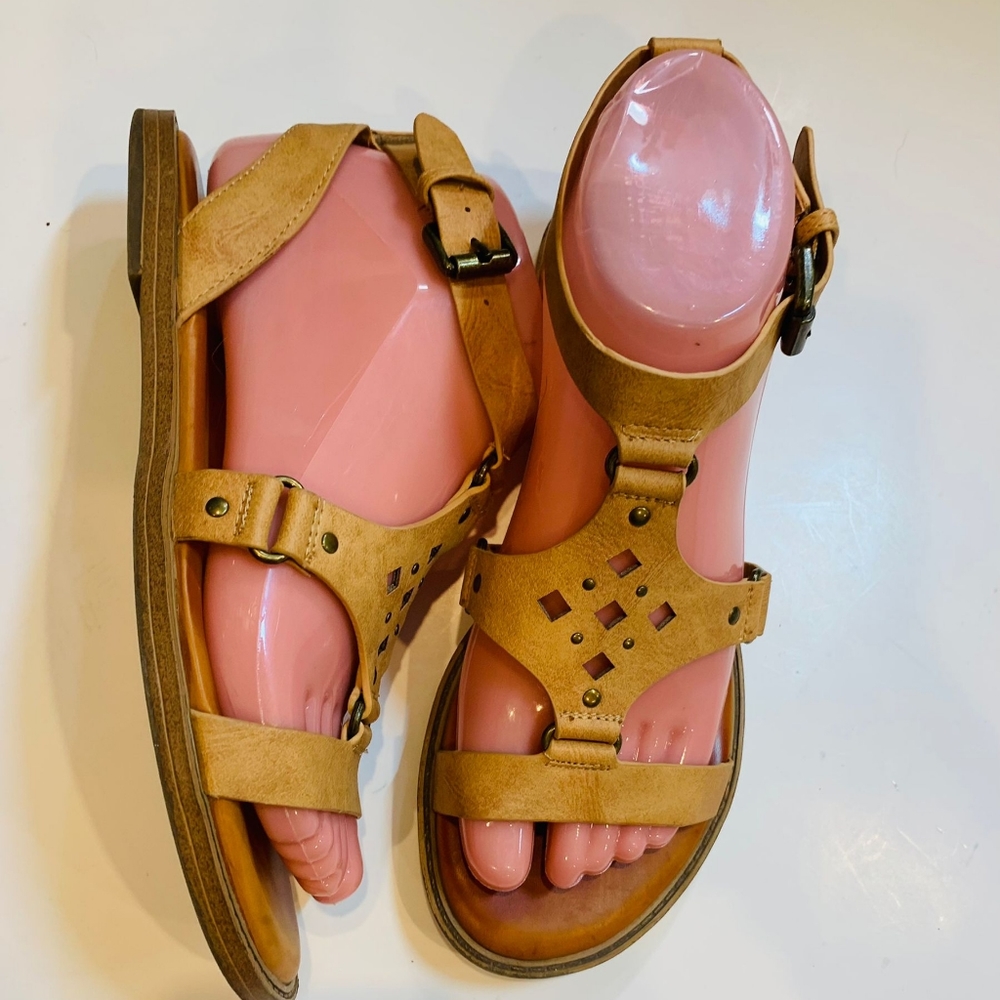Sandals - Picture 4 of 7
